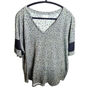 043 MAURICE'S PLUS SIZE 3 24/7 LEOPARD PRINTED VARSITY SLEEVE SHIRT